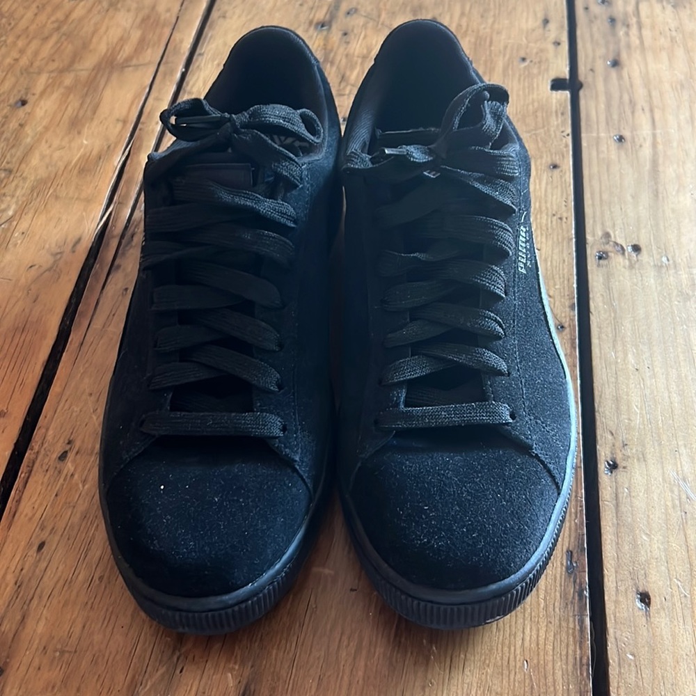 Brand new (without box) Puma suede sneakers